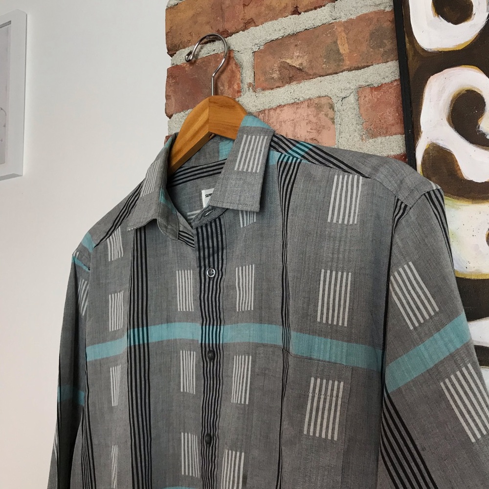 Vintage Patterned Button-Up - Picture 6 of 8
